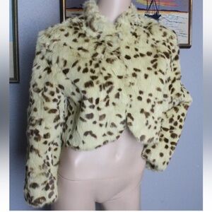 Vtg 90’s Y2K Revue Pale Lime Green Spotted Rabbit Animal Fur Cropped Jacket 8